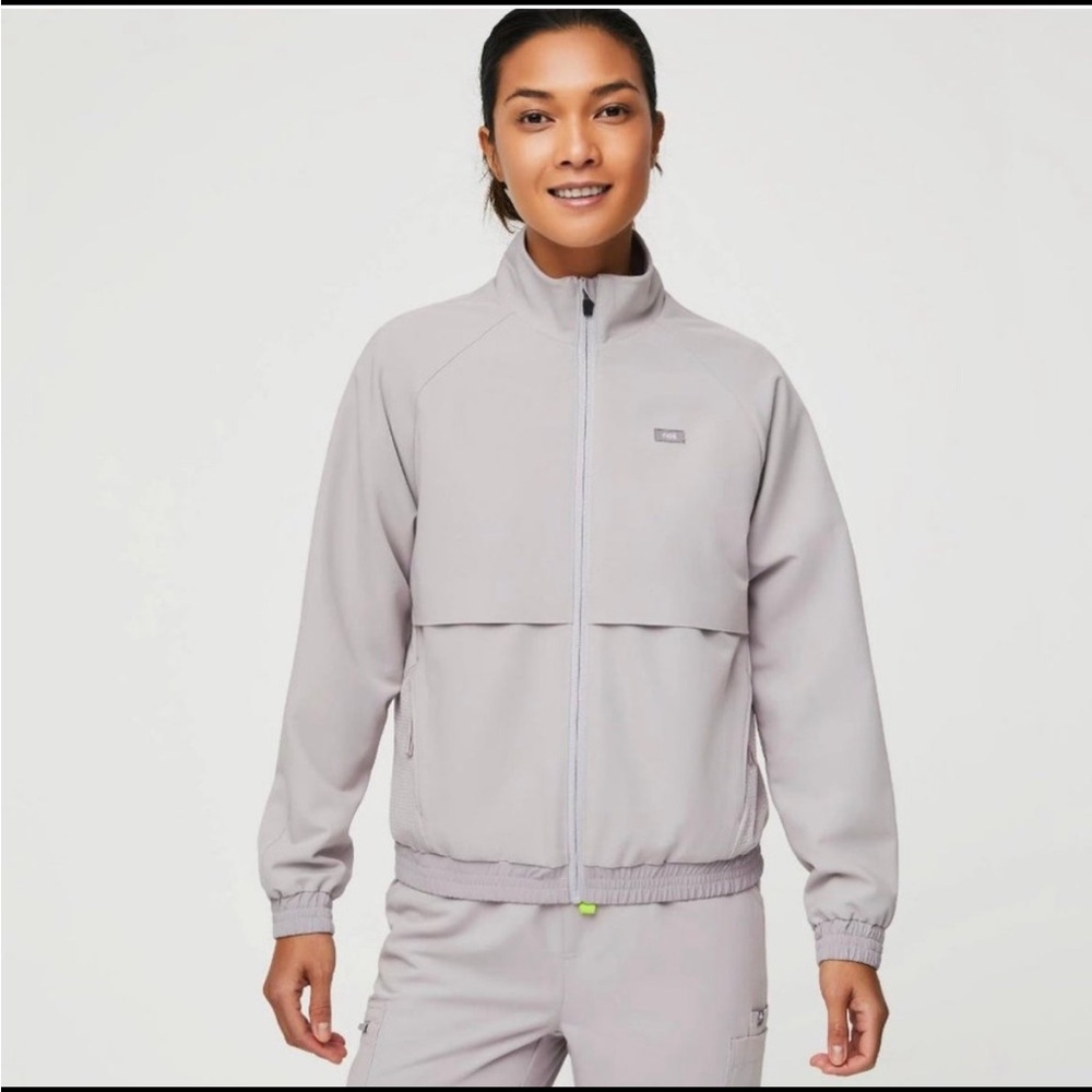 women's Ice Grey FIONLITE™ Sydney - Scrub Jacket - S / Ice Grey